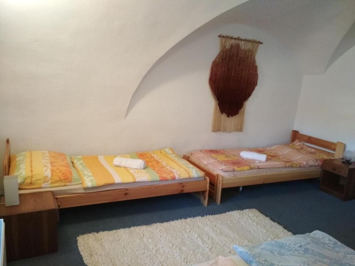 Penzion U Tkadlen Jindřichŭv Hradec Exteriör bild